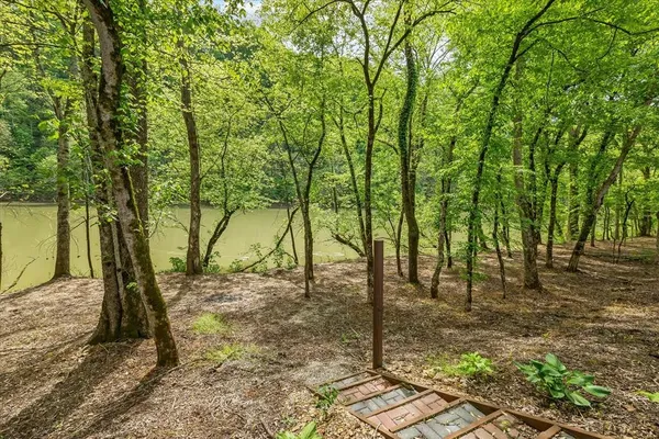 $559,000 | 253 Hiawassee Lane, Celina, TN 38551