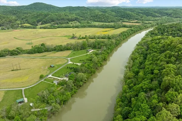 $559,000 | 253 Hiawassee Lane, Celina, TN 38551