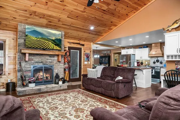 $559,000 | 253 Hiawassee Lane, Celina, TN 38551