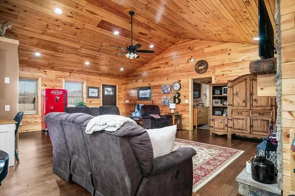 $559,000 | 253 Hiawassee Lane, Celina, TN 38551