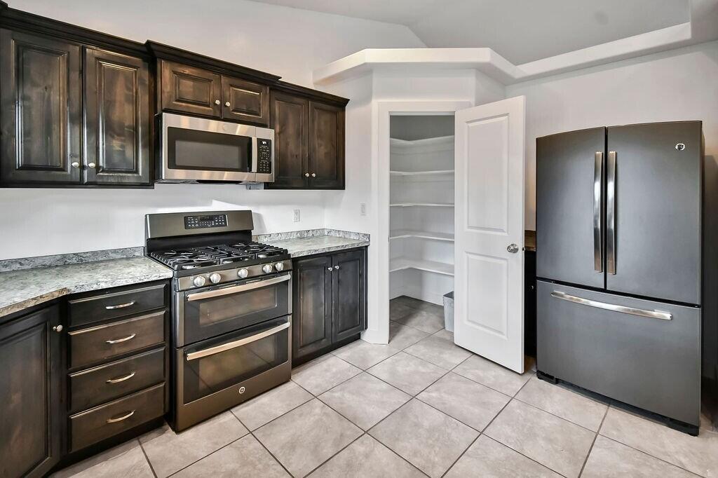 103 410 West Monroe, UT 84754 - Photo 9 of 40 Kitchen