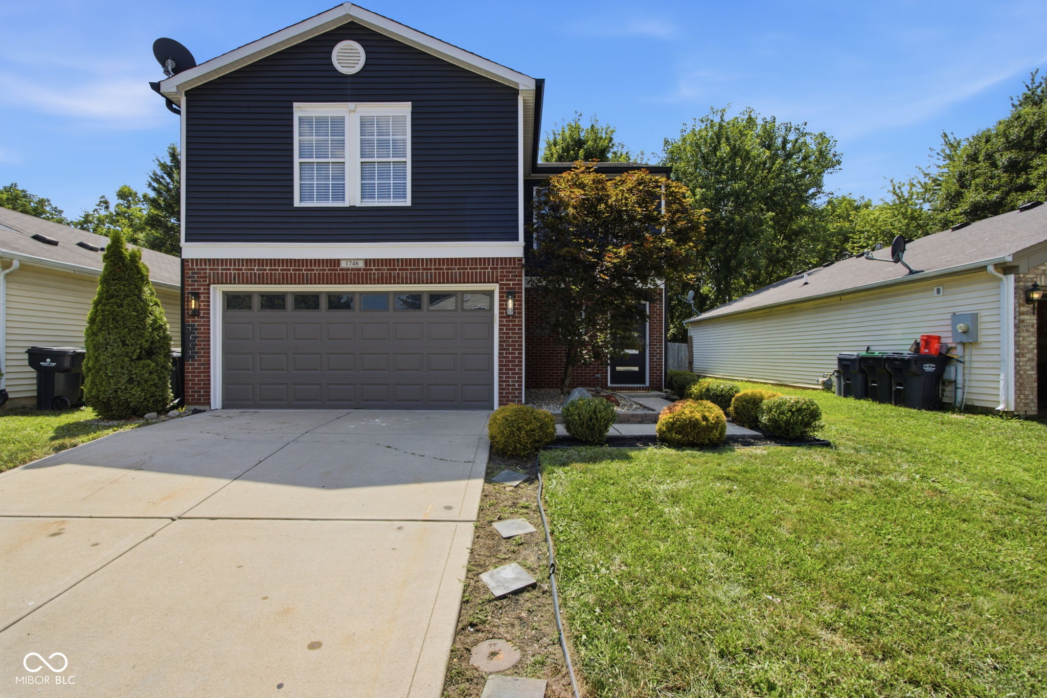 1748 Feather Reed Lane Greenwood, IN 46143 - Photo 3 of 59
