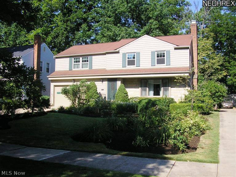1124 Croyden Road Lyndhurst, OH 44124 - Photo 3 of 24