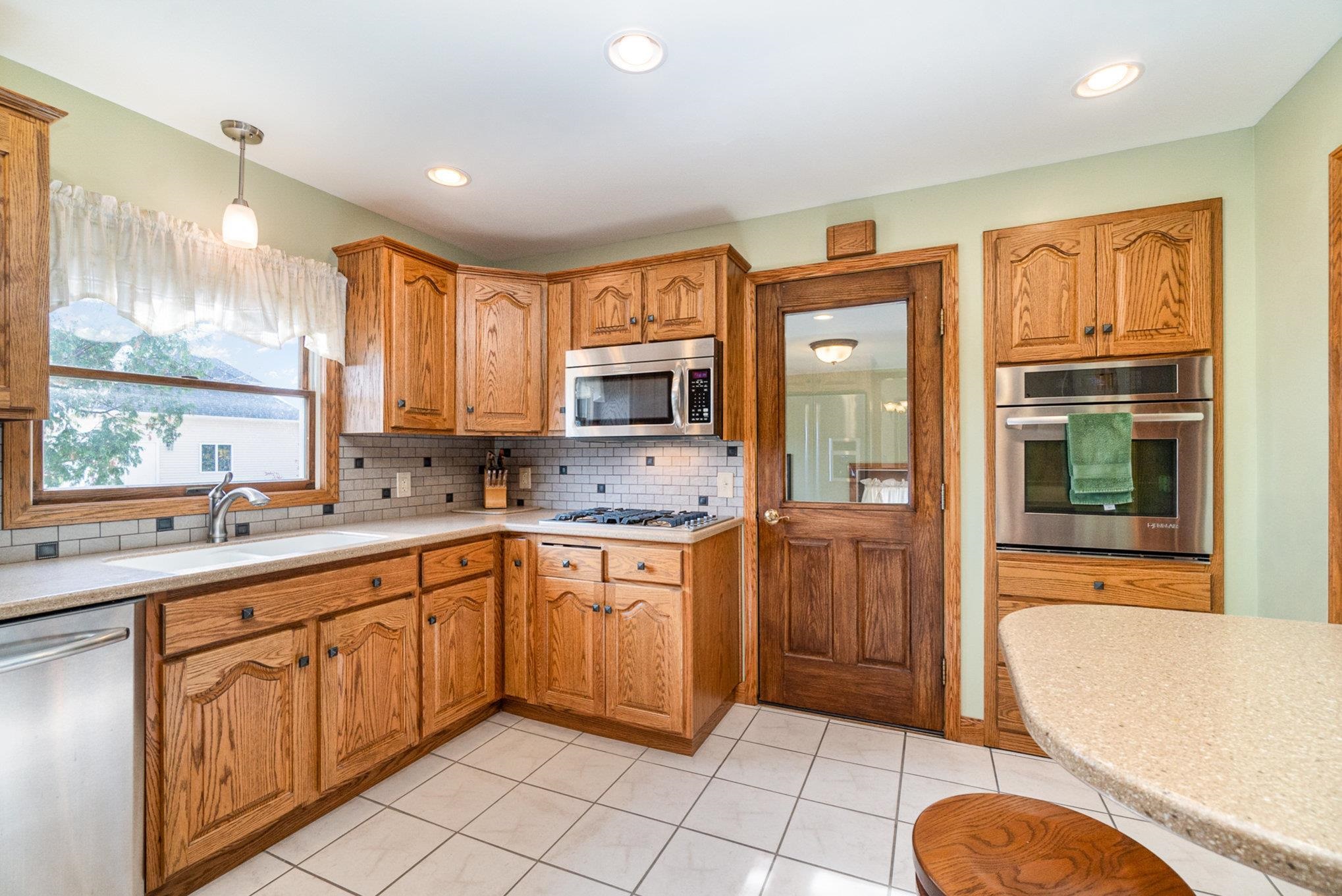 1064 South Mackinaw Road Kawkawlin, MI 48631 - Photo 10 of 40