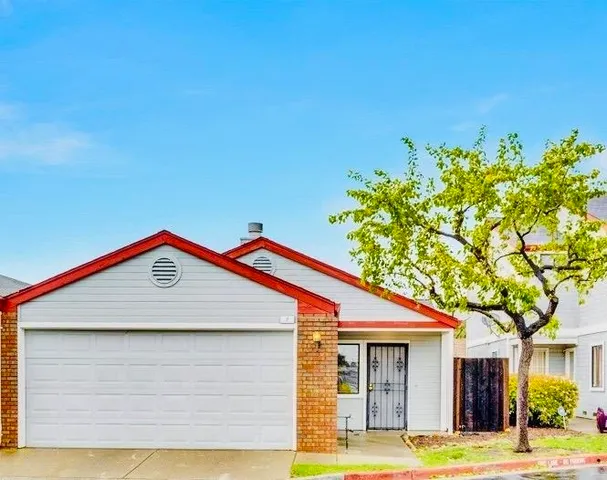 $548,000 | 7 Town Square Place, Oakland, CA 94603