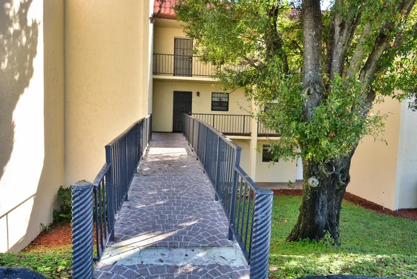 $130,000 | 2050 Oleander Boulevard, Unit 5306, Fort Pierce, FL 34950