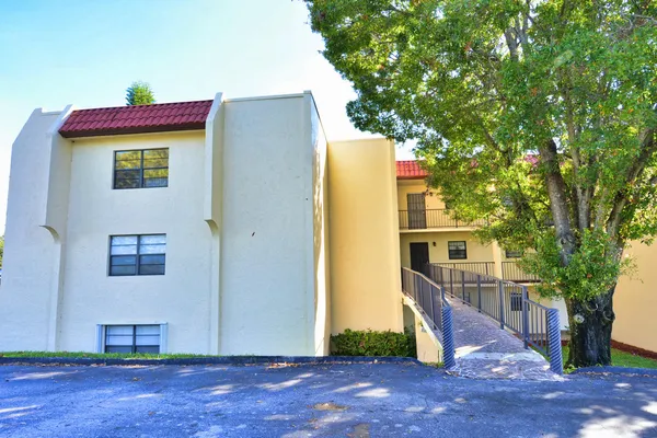 $130,000 | 2050 Oleander Boulevard, Unit 5306, Fort Pierce, FL 34950