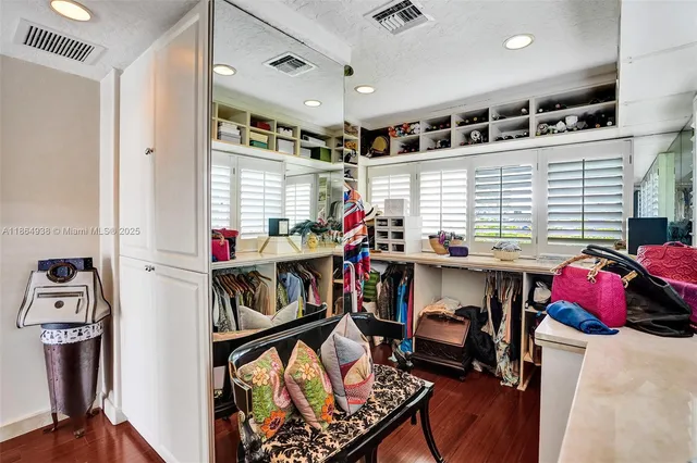 a very nice looking room with many windows