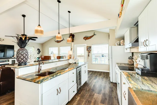 $649,900 | 123 Pieces Of 8, Freeport, TX 77541