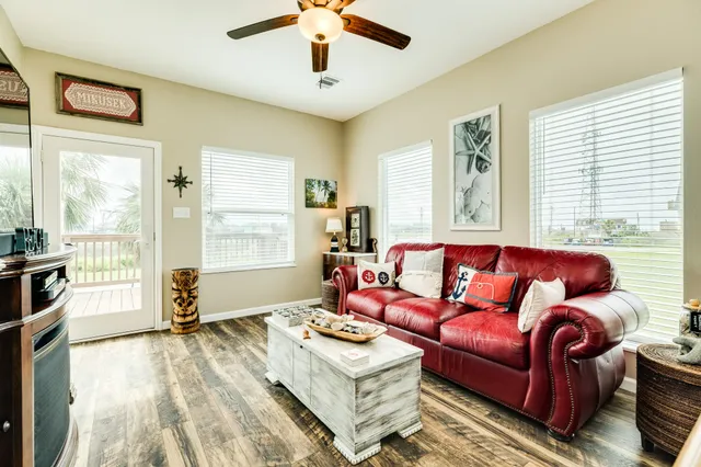 $649,900 | 123 Pieces Of 8, Freeport, TX 77541