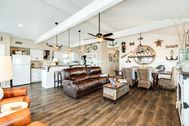 $649,900 | 123 Pieces Of 8, Freeport, TX 77541