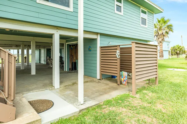 $649,900 | 123 Pieces Of 8, Freeport, TX 77541