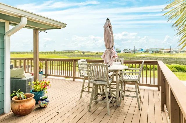 $649,900 | 123 Pieces Of 8, Freeport, TX 77541