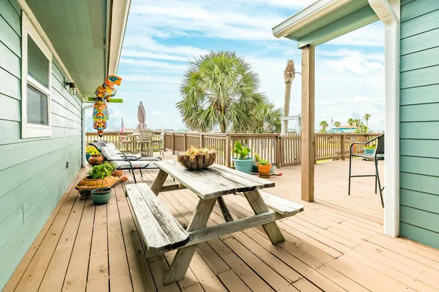 $649,900 | 123 Pieces Of 8, Freeport, TX 77541