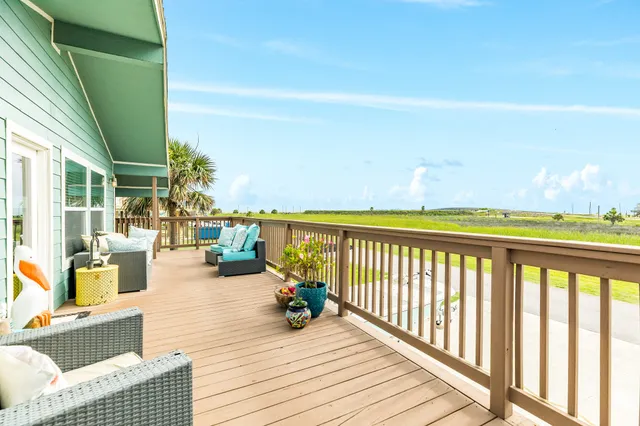 $649,900 | 123 Pieces Of 8, Freeport, TX 77541