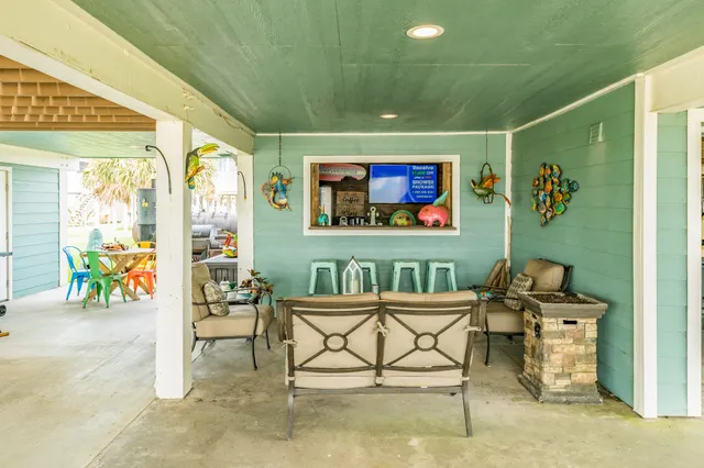 $649,900 | 123 Pieces Of 8, Freeport, TX 77541