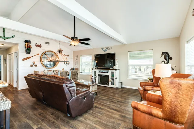 $649,900 | 123 Pieces Of 8, Freeport, TX 77541