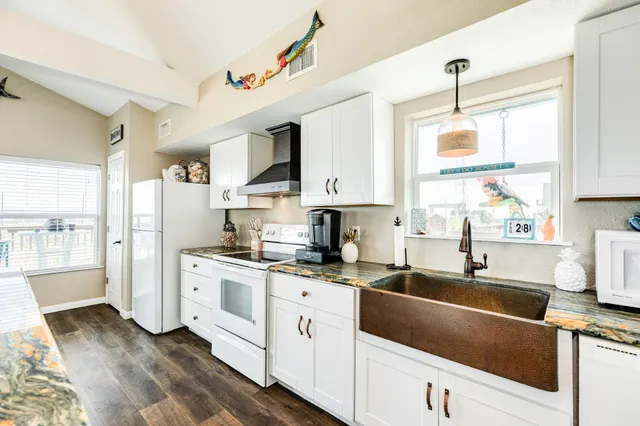 $649,900 | 123 Pieces Of 8, Freeport, TX 77541