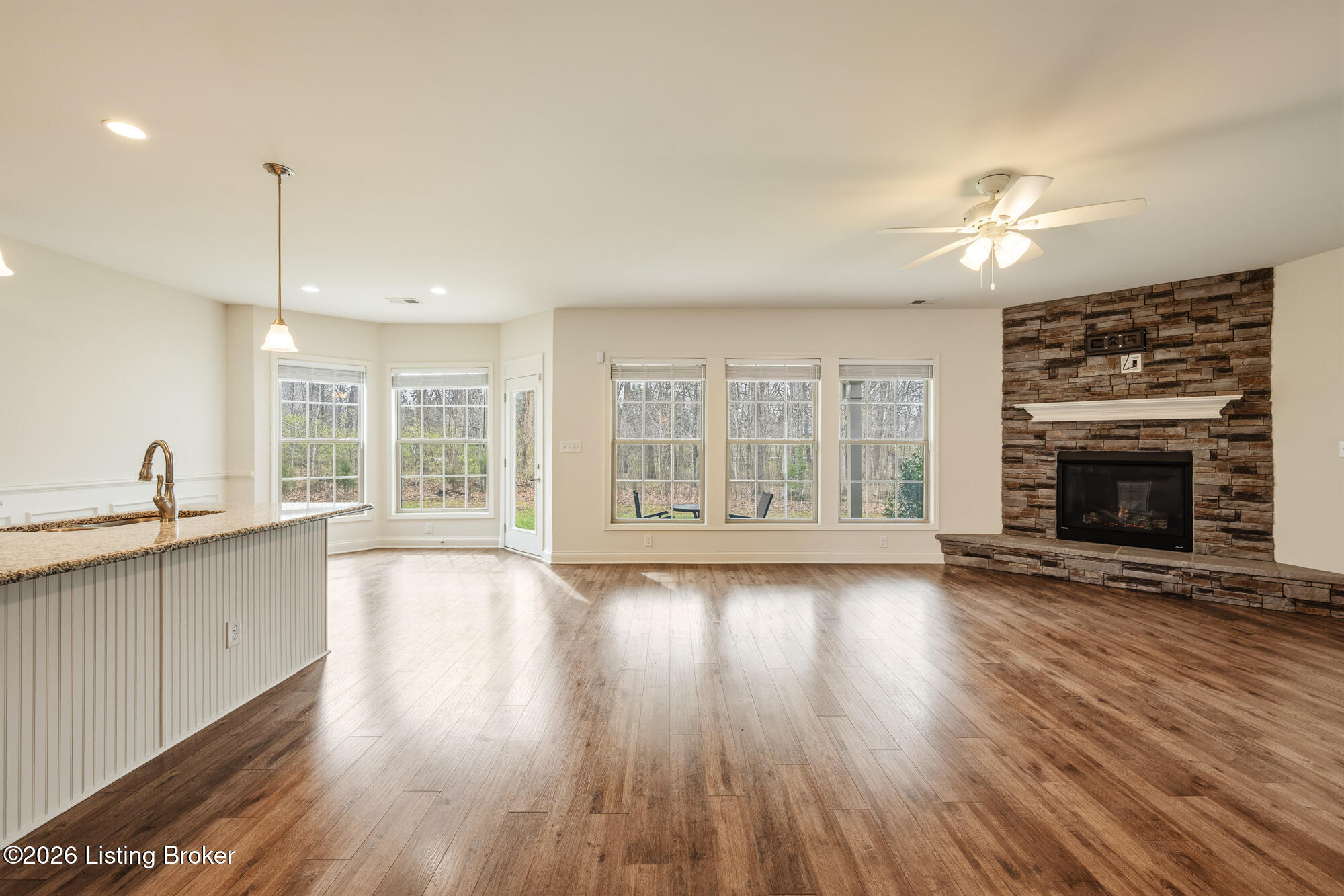 543 Wooded Falls Road Louisville, KY 40243 - Photo 30 of 50 Living room