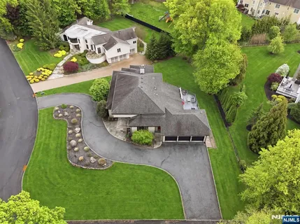 $1,399,000 | 1 Timber Rock Court, Cedar Grove, NJ 07009