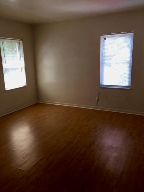 640 Maryland Avenue, Unit 2R Pittsburgh, PA 15232 - Photo 4 of 5 an empty room with a window