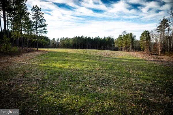$999,000 | 1052 South Hill Road, Brodnax, VA 23920