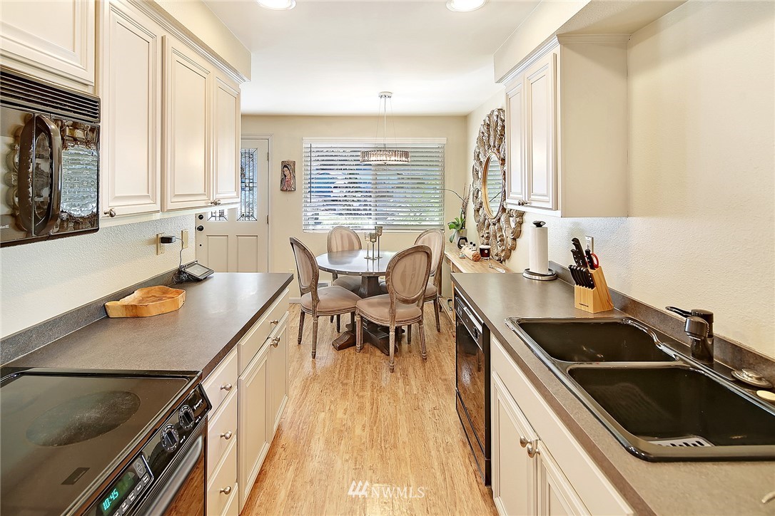 3219 193rd Place Southeast Bothell, WA 98012 - Photo 8 of 19