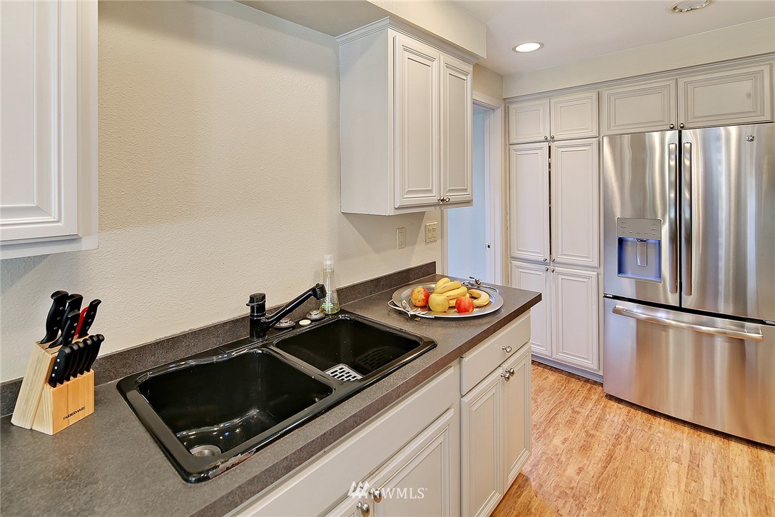 3219 193rd Place Southeast Bothell, WA 98012 - Photo 9 of 19