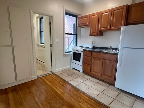 $2,300 | 1238 Commonwealth Avenue, Unit 43, Boston, MA 02134