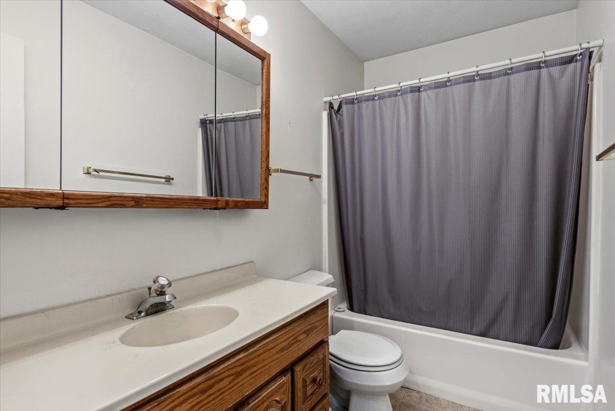 3329 Rawlings Drive Springfield, IL 62704 - Photo 16 of 24