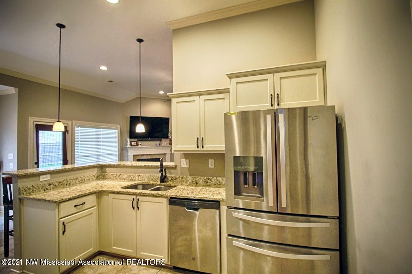 3464 Tate's Way Hernando, MS 38632 - Photo 8 of 24 Kitchen