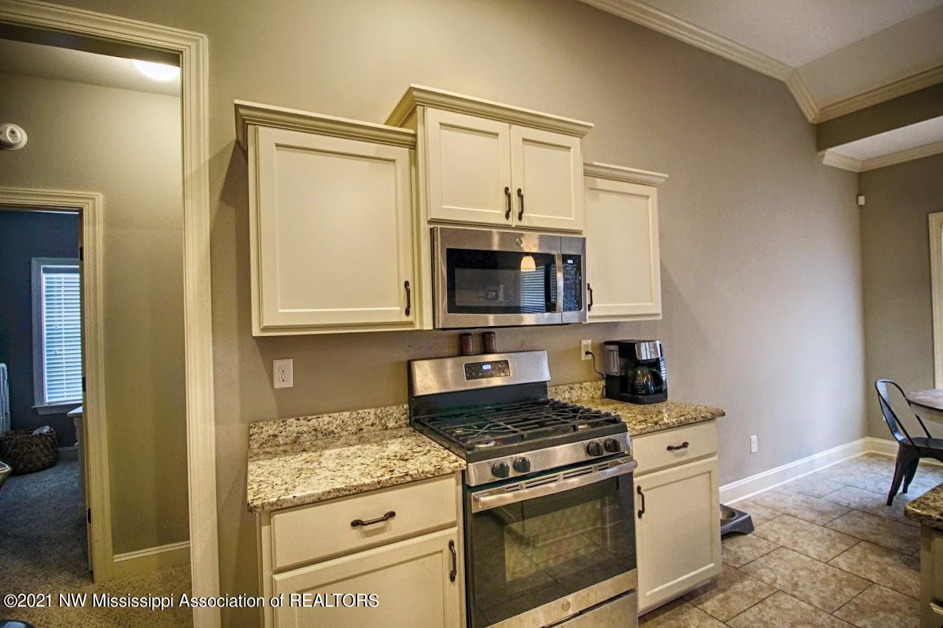 3464 Tate's Way Hernando, MS 38632 - Photo 9 of 24 Kitchen