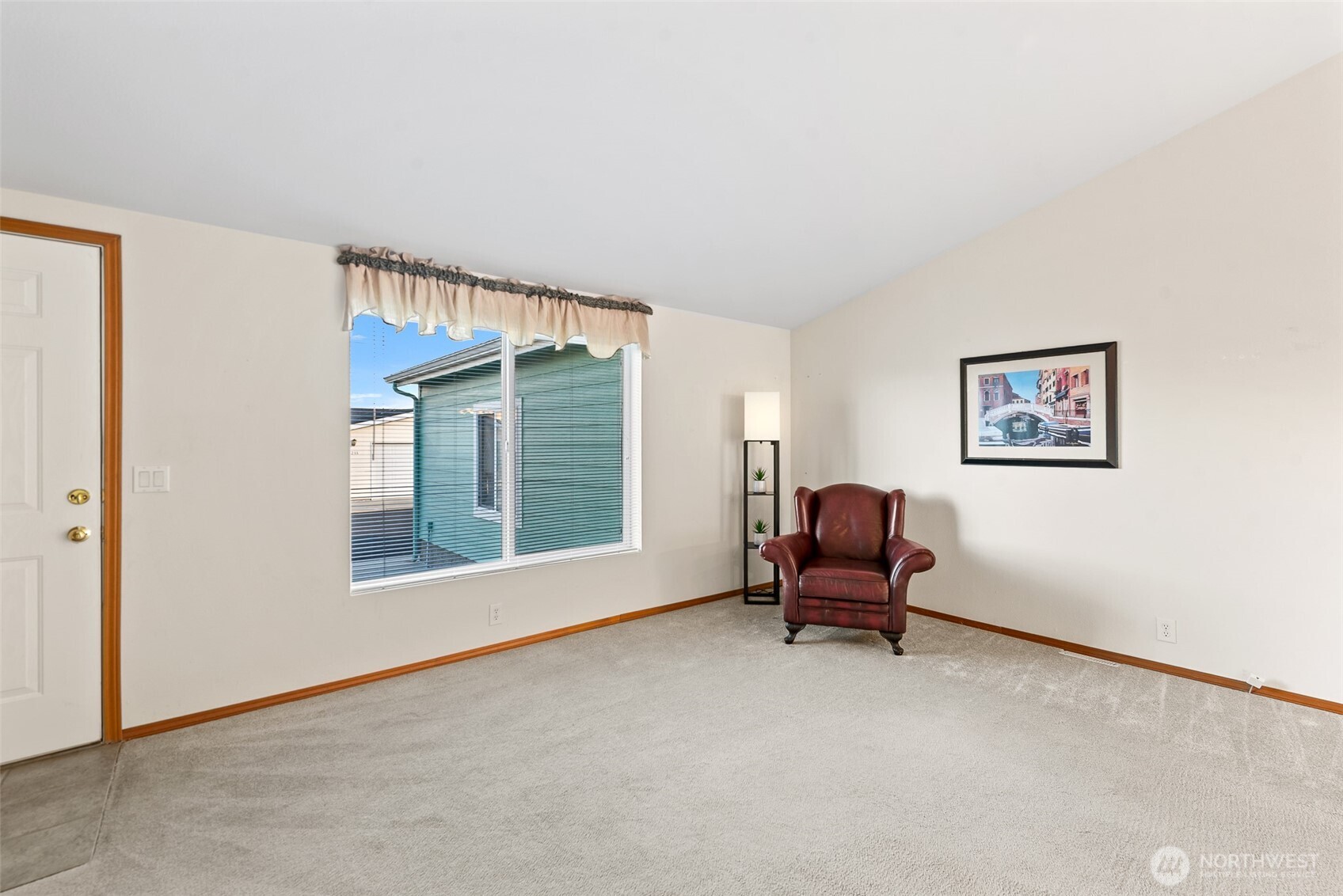 1232 Woods Street Wenatchee, WA 98801 - Photo 23 of 31 a living room with furniture and a window