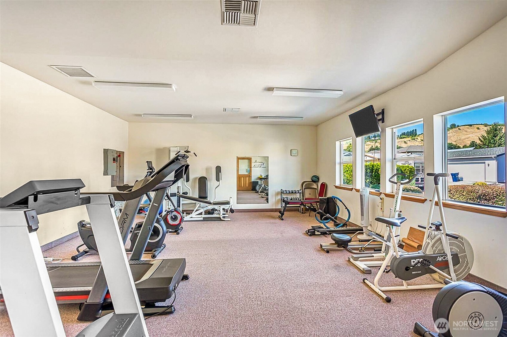 1232 Woods Street Wenatchee, WA 98801 - Photo 28 of 31 a view of a room with gym equipment