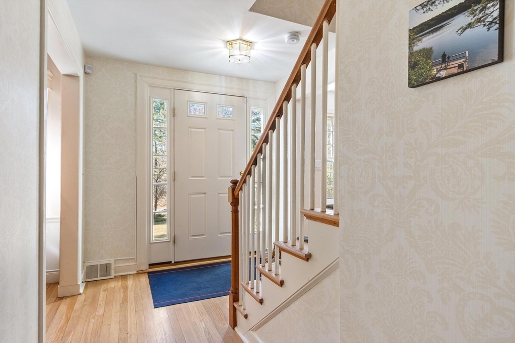 96 Mossman Road Sudbury, MA 01776 - Photo 4 of 42