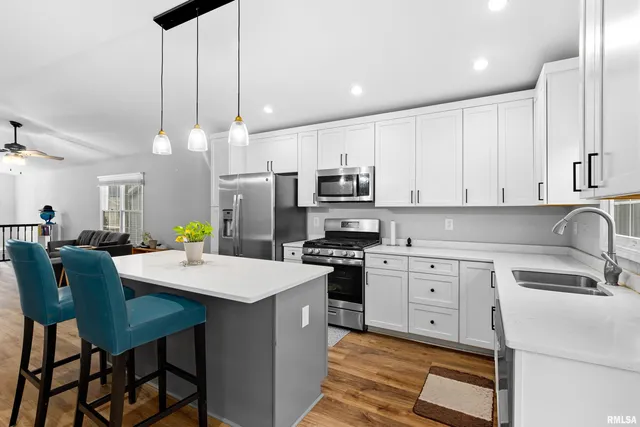 $293,500 | 2407 West Miners Drive, Dunlap, IL 61525