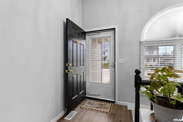 $293,500 | 2407 West Miners Drive, Dunlap, IL 61525