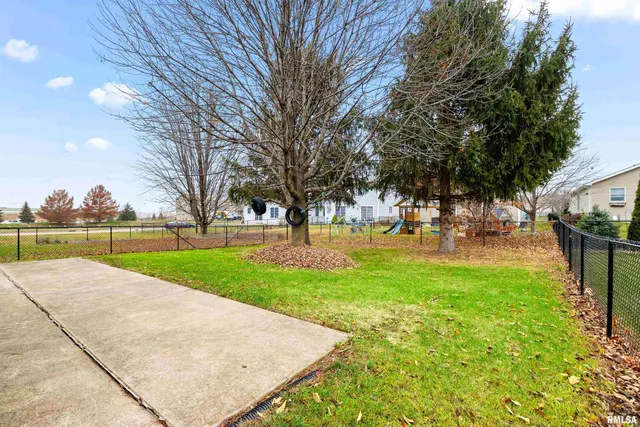 $293,500 | 2407 West Miners Drive, Dunlap, IL 61525