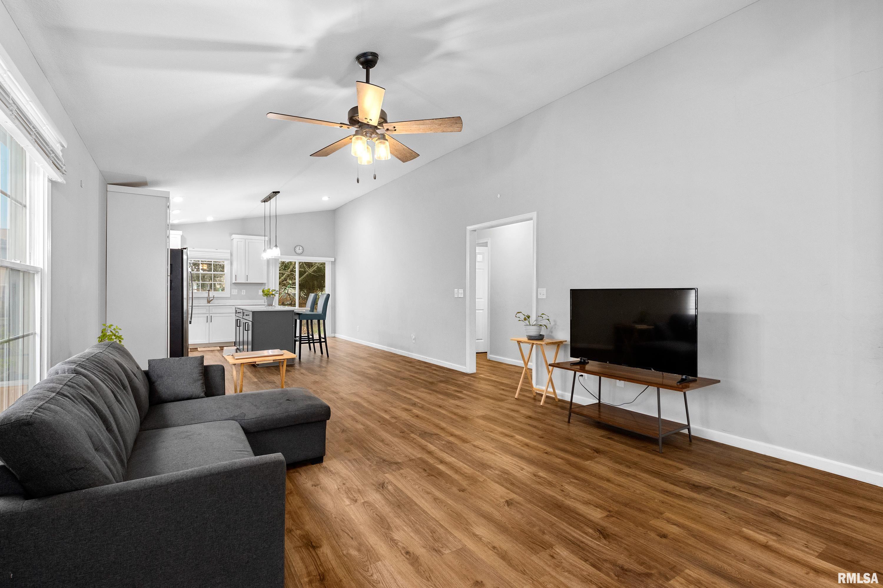 2407 West Miners Drive Dunlap, IL 61525 - Photo 6 of 43