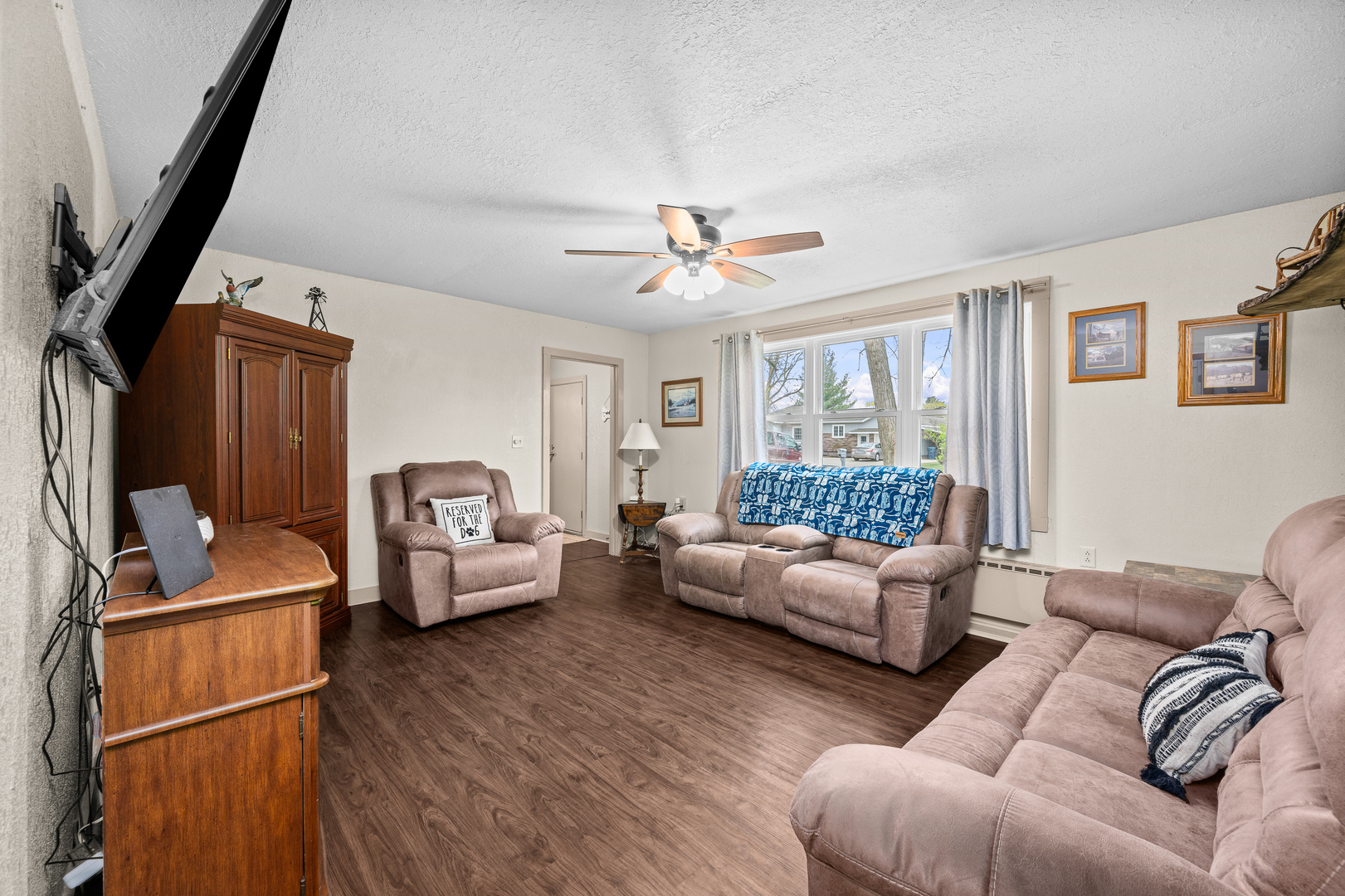 4101 5th Avenue East Moline, IL 61244 - Photo 12 of 36 a living room with furniture and a large window