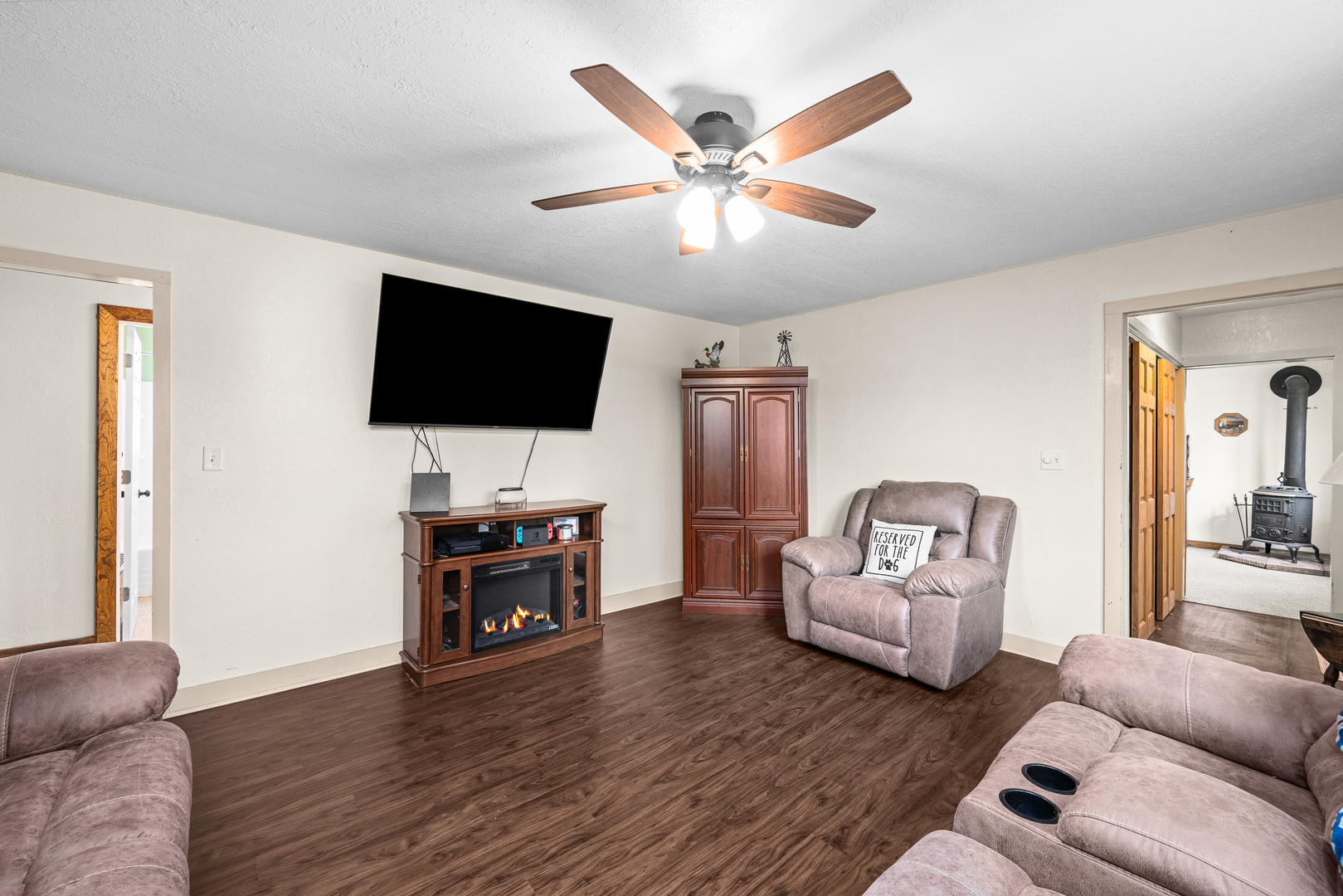 4101 5th Avenue East Moline, IL 61244 - Photo 13 of 36 a living room with furniture and a flat screen tv