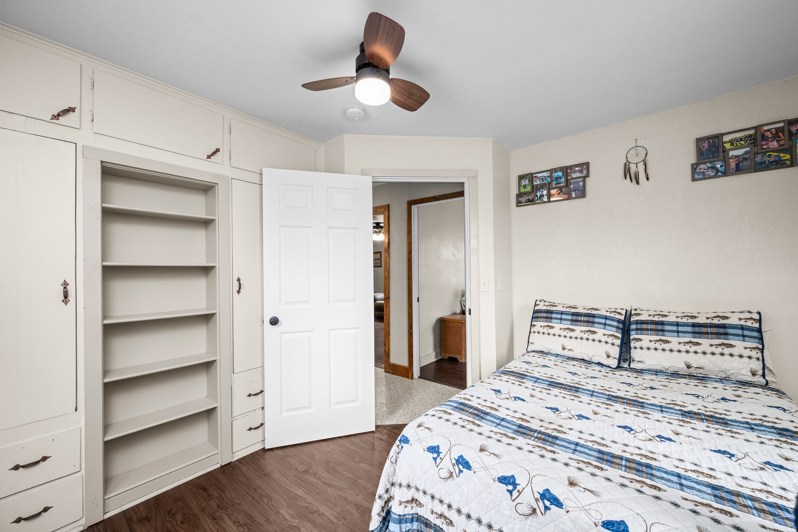 4101 5th Avenue East Moline, IL 61244 - Photo 19 of 36 a bedroom with a bed and cabinets