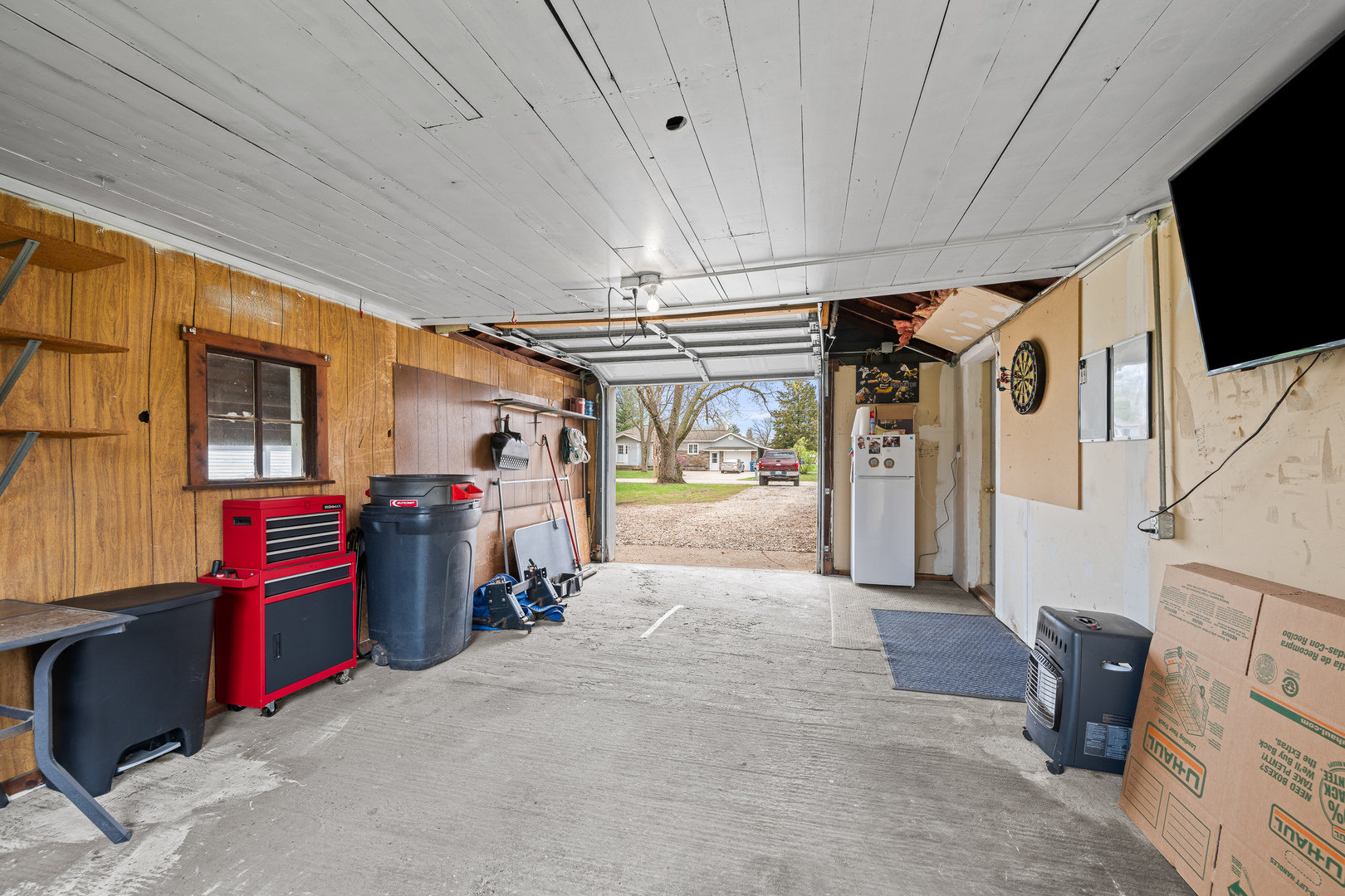 4101 5th Avenue East Moline, IL 61244 - Photo 34 of 36 a view of a livingroom with storage