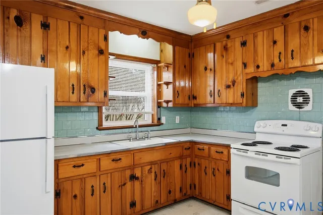 $359,500 | 3225 Lakewood Road, Glen Allen, VA 23060