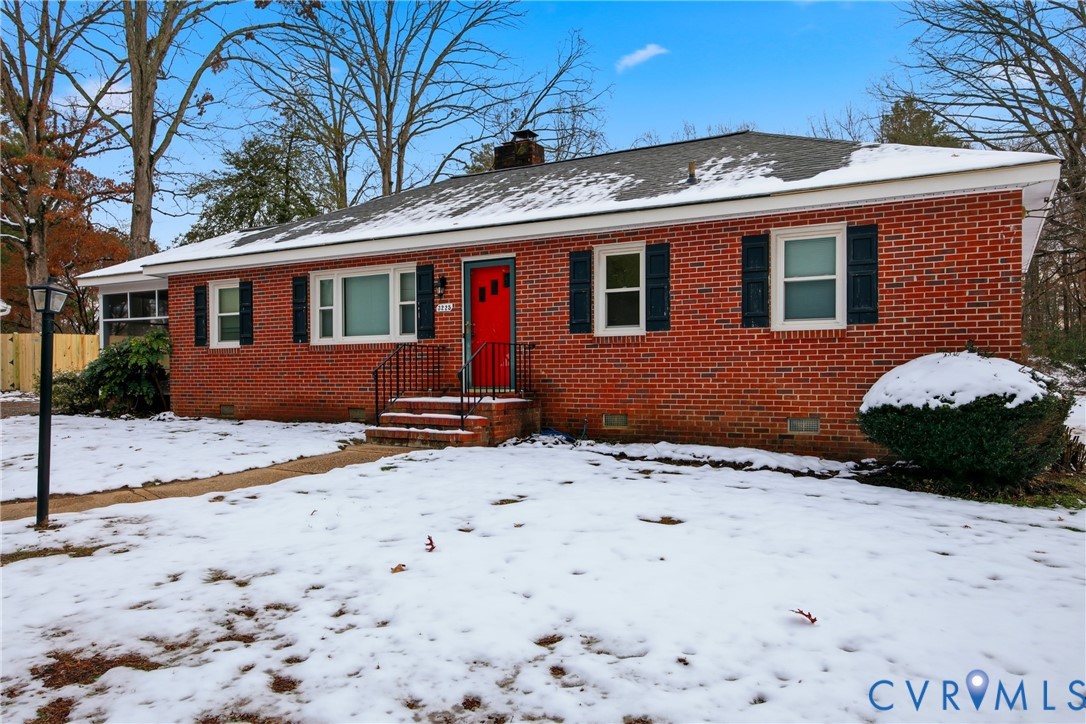3225 Lakewood Road Glen Allen, VA 23060 - Photo 2 of 43 a front view of a house with a yard
