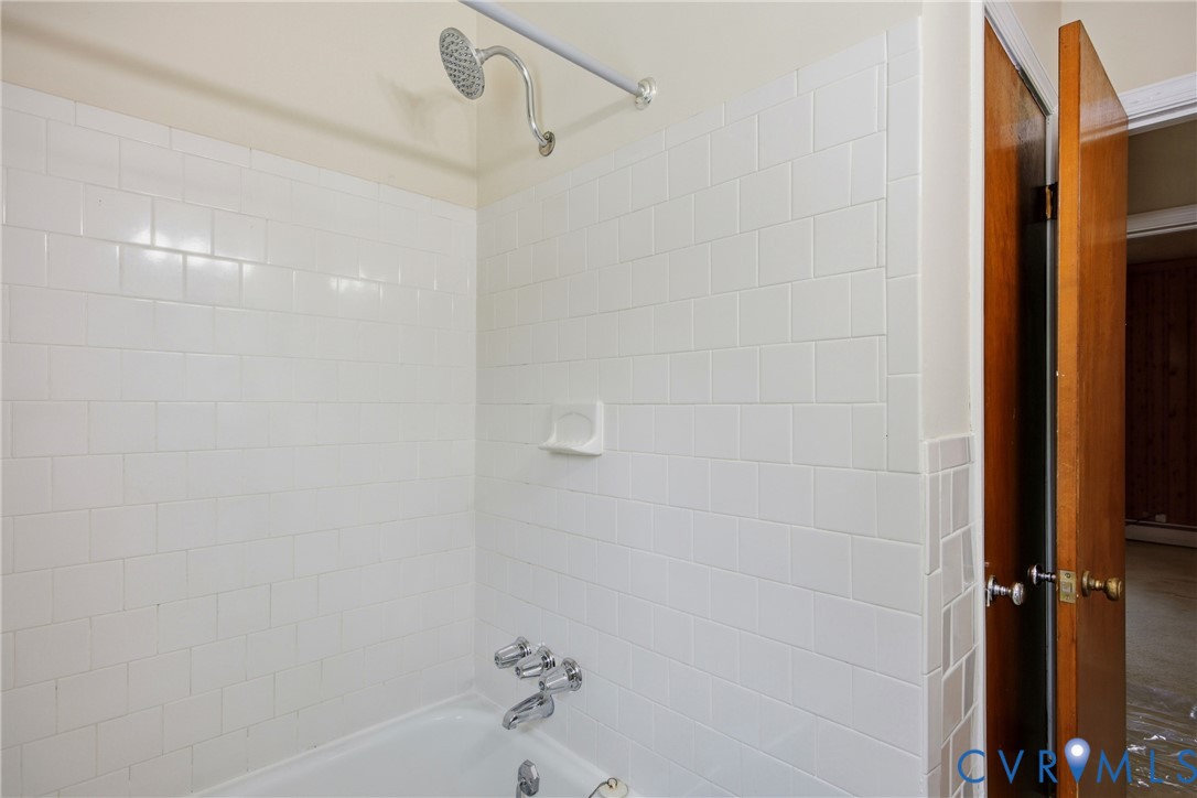 3225 Lakewood Road Glen Allen, VA 23060 - Photo 23 of 43 a bathroom with a shower