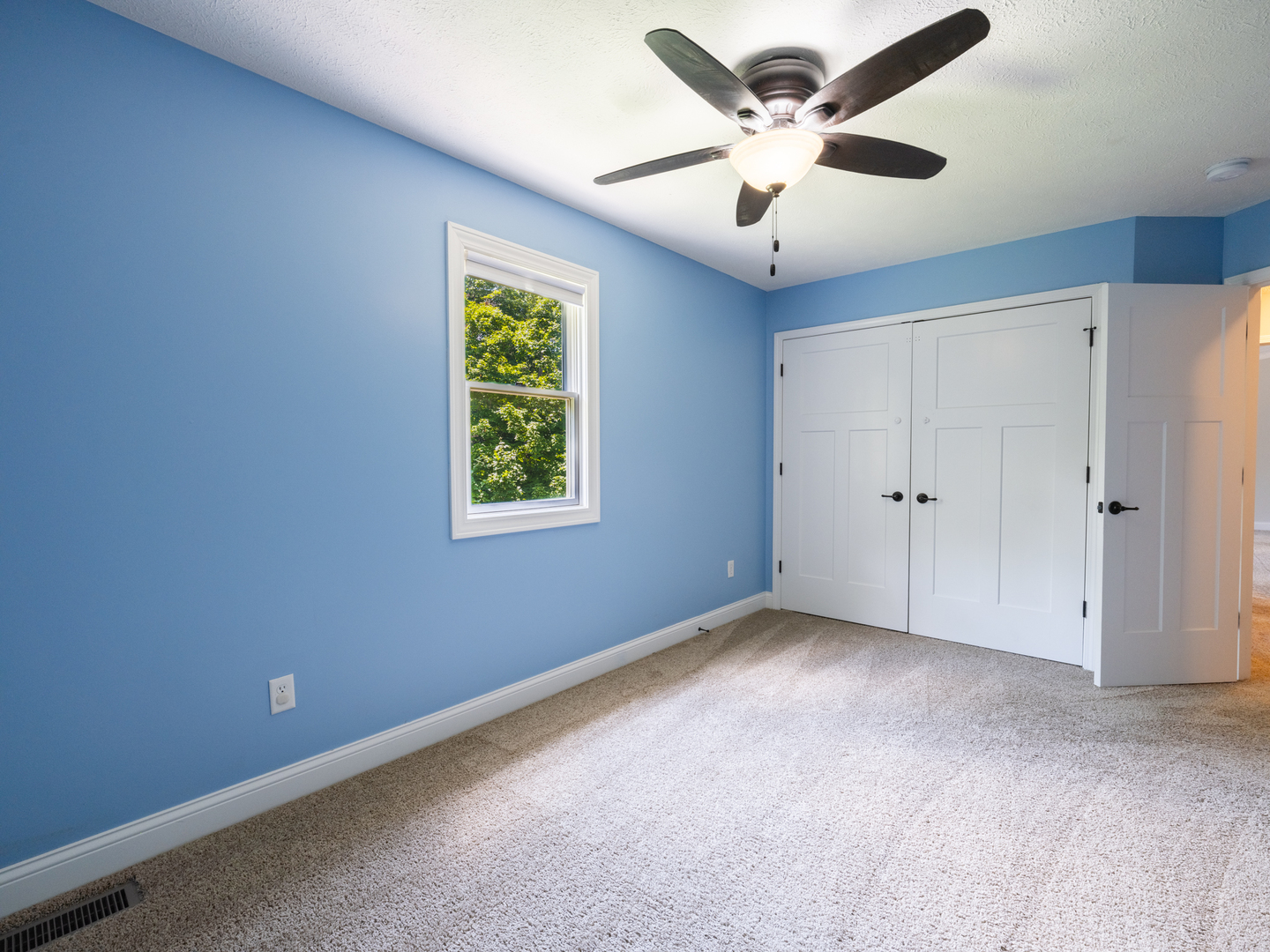 25 Greenbriar Road Mackinaw, IL 61755 - Photo 40 of 51 a view of an empty room with a window