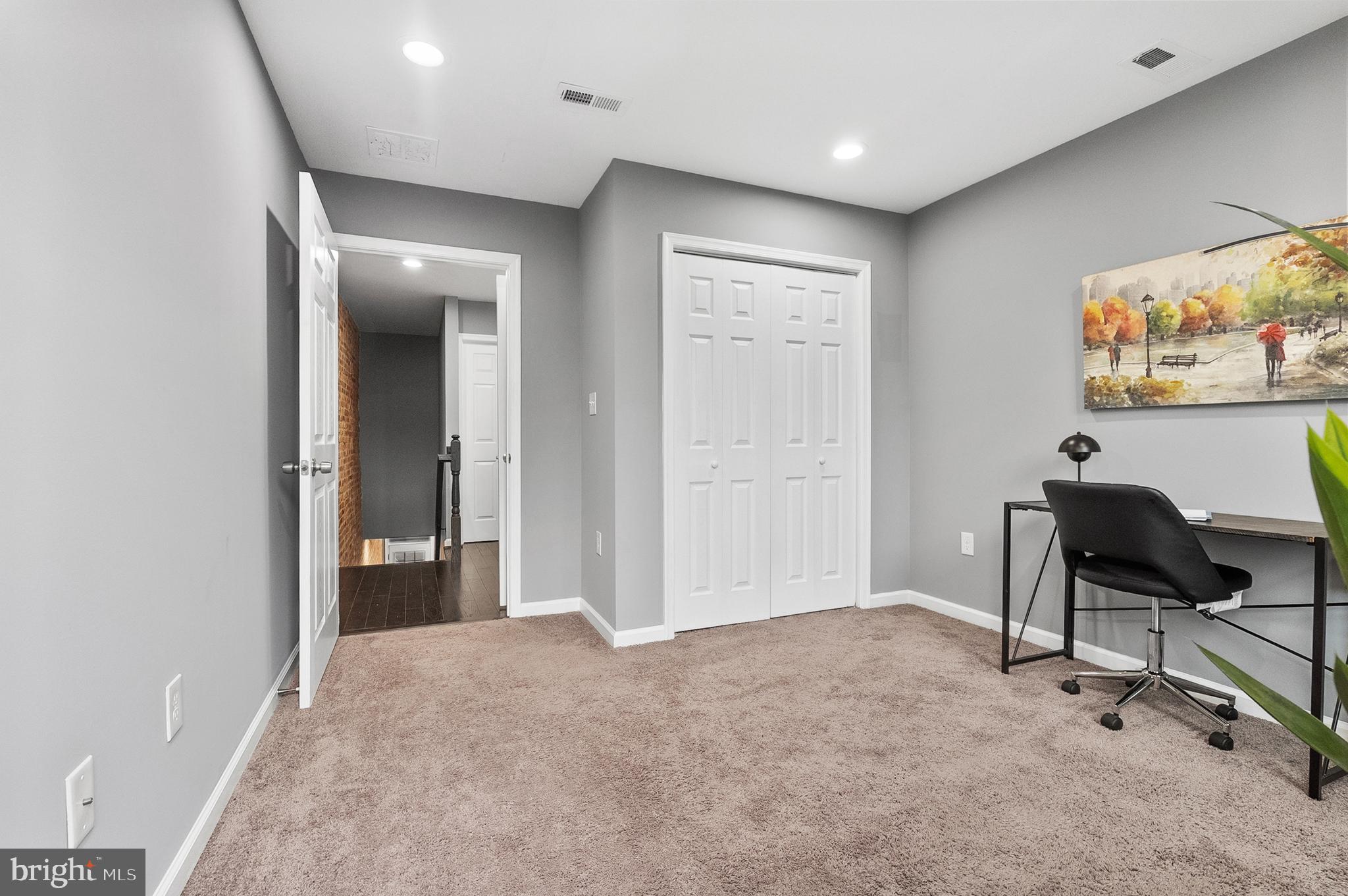 632 South Macon Street Baltimore, MD 21224 - Photo 9 of 20 a view of workspace