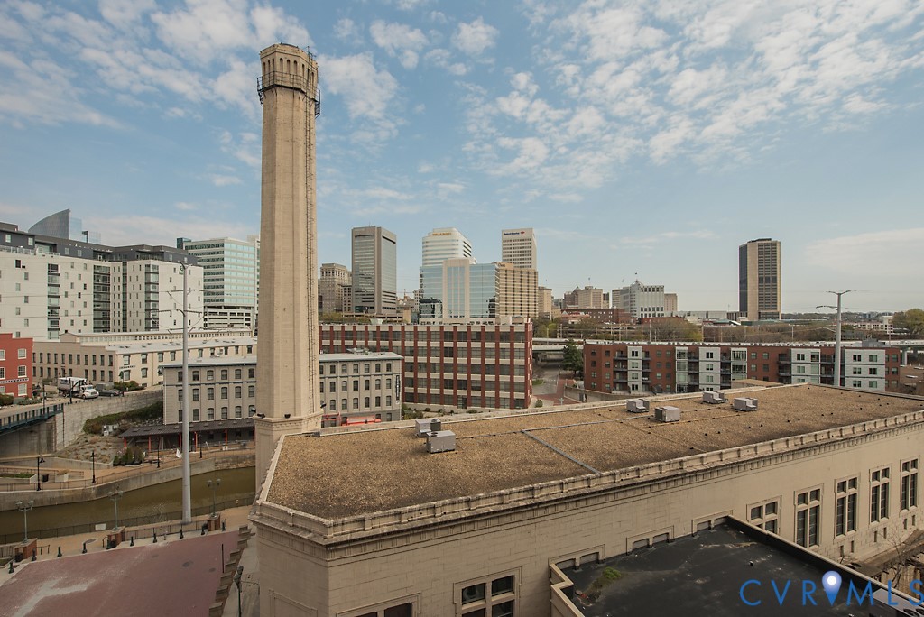 1101 Haxall Point, Unit 703 Richmond, VA 23219 - Photo 27 of 34 a terrace with a city view