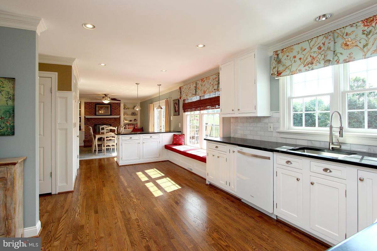 4595 Ridge Road Mount Airy, MD 21771 - Photo 10 of 30 Kitchen